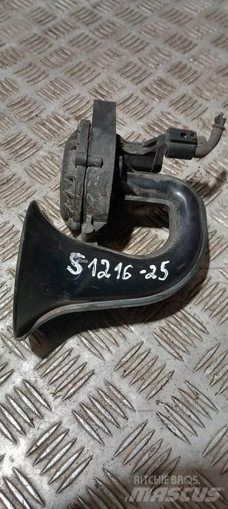Scania R 4401936103 Cabins and interior