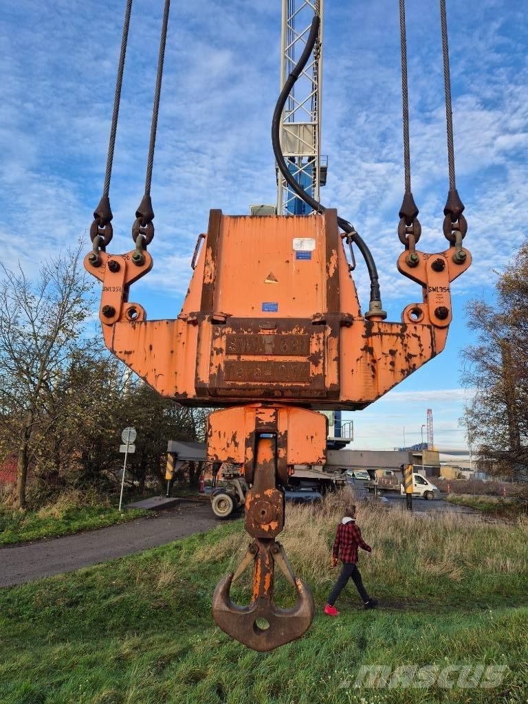 Liebherr LHM 250 Harbor cranes