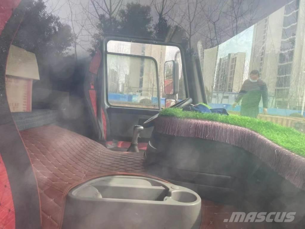 Howo 371 8x4 Tipper trucks