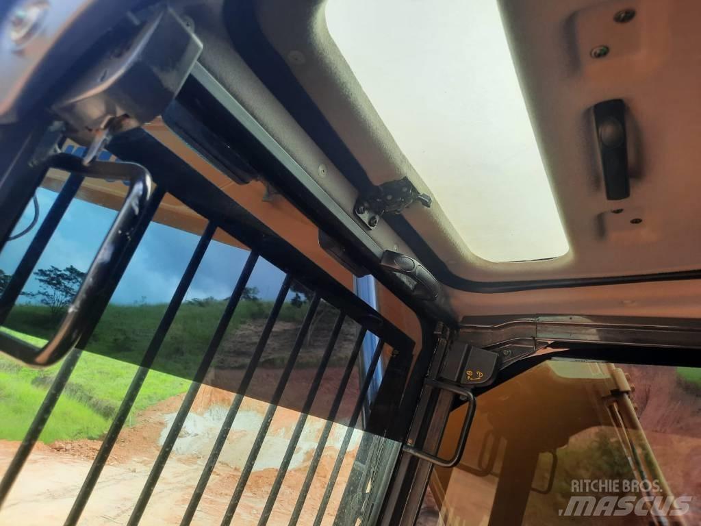 Komatsu PC130 Crawler excavators