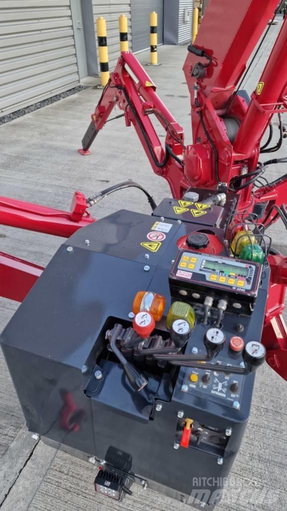 Unic URW 295 Mini cranes