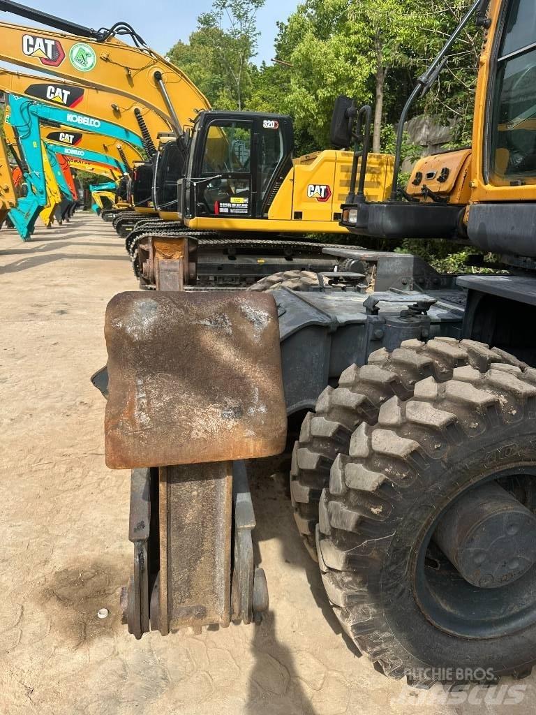 Hyundai R210W-9 Wheeled excavators