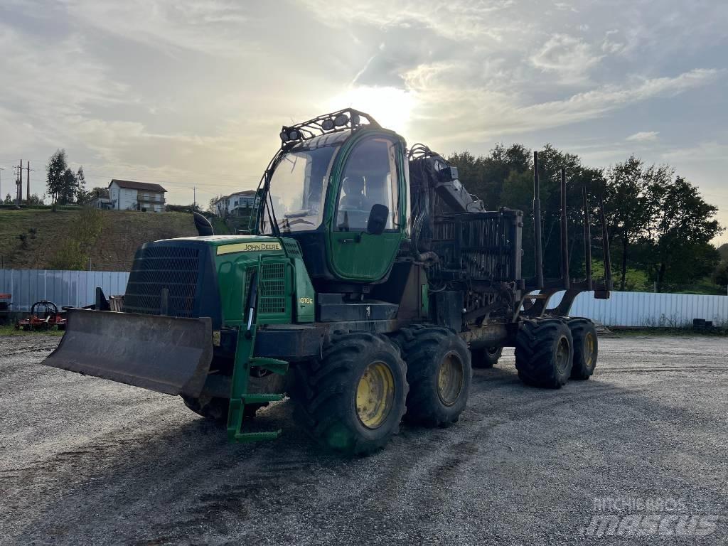 John Deere 1010 E Forwarders