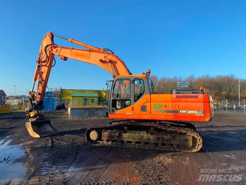 Doosan DX 255 LC Crawler excavators