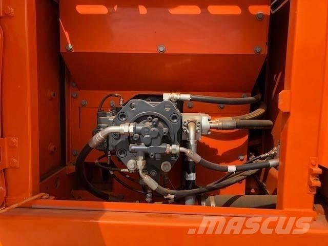 Doosan DX225 Crawler excavators