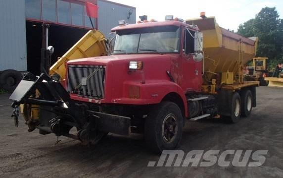 Volvo WG Snow blades and plows