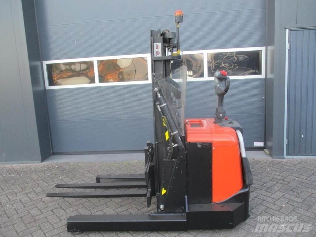 BT SPE 120 XRD Reach stackers