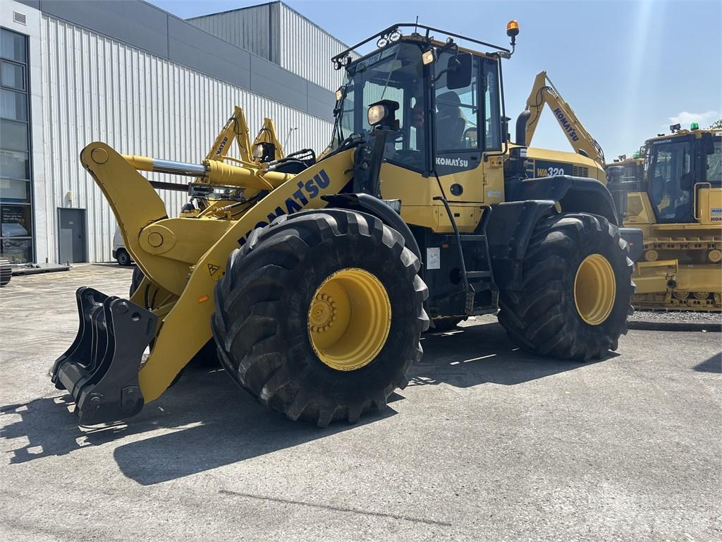 Komatsu WA320-7 Wheel loaders