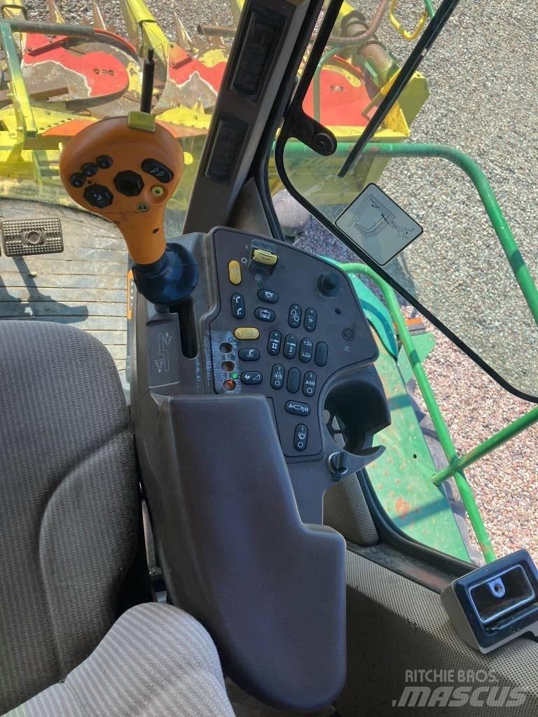 John Deere 7300 Forage harvesters