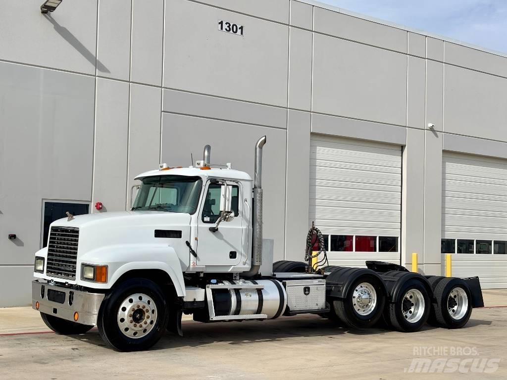 Mack CHU 613 Prime Movers