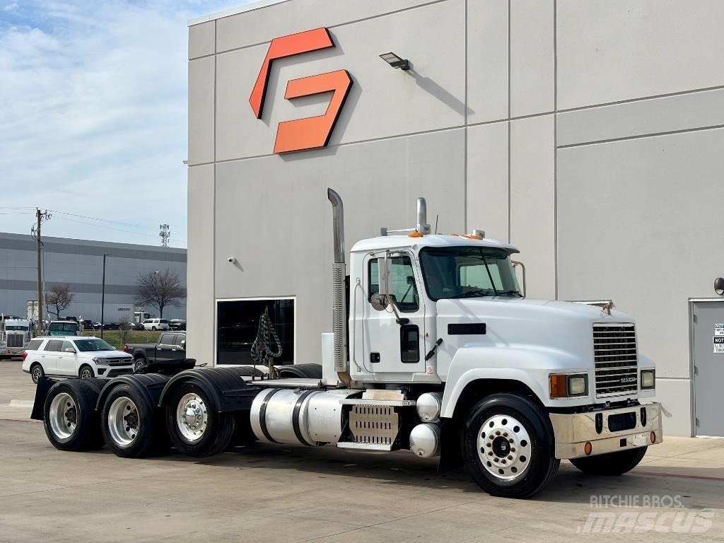 Mack CHU 613 Prime Movers