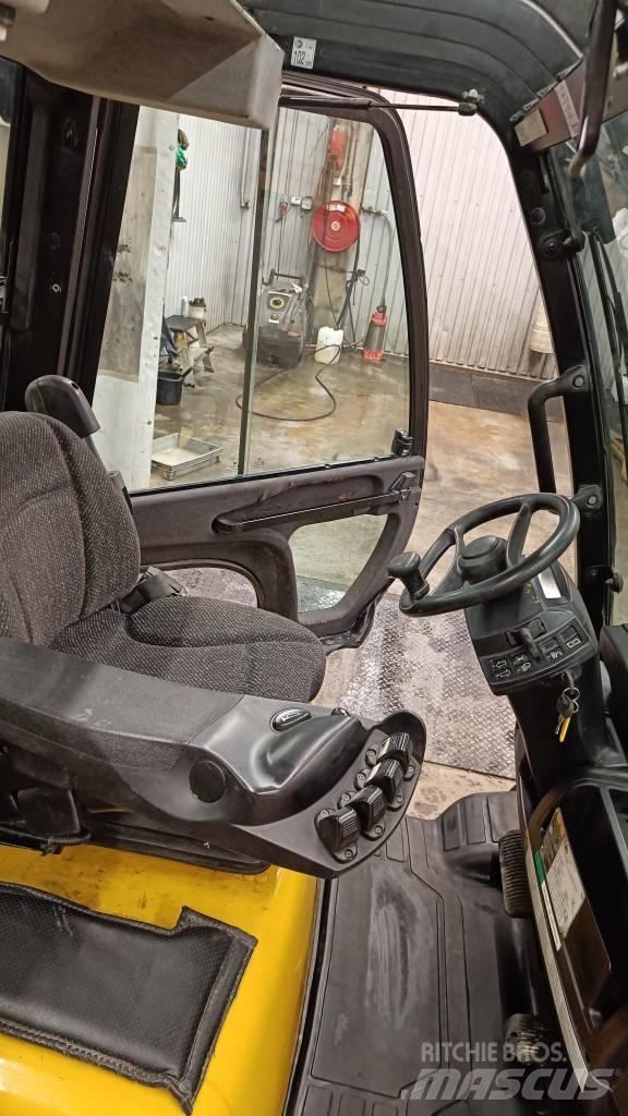 Yale GDP30VX Diesel trucks