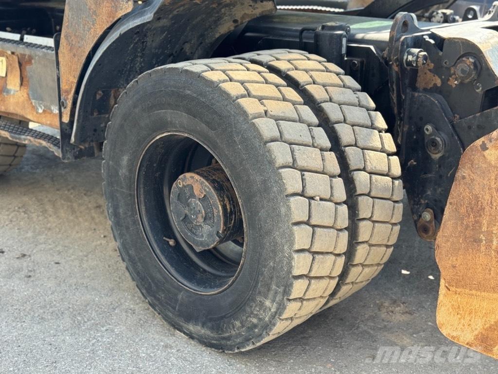 JCB 175 Wheeled excavators