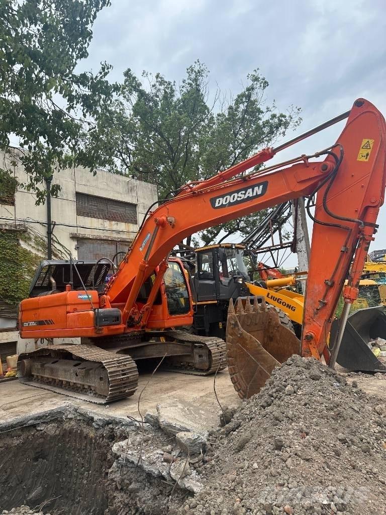 Doosan DX300 Crawler excavators