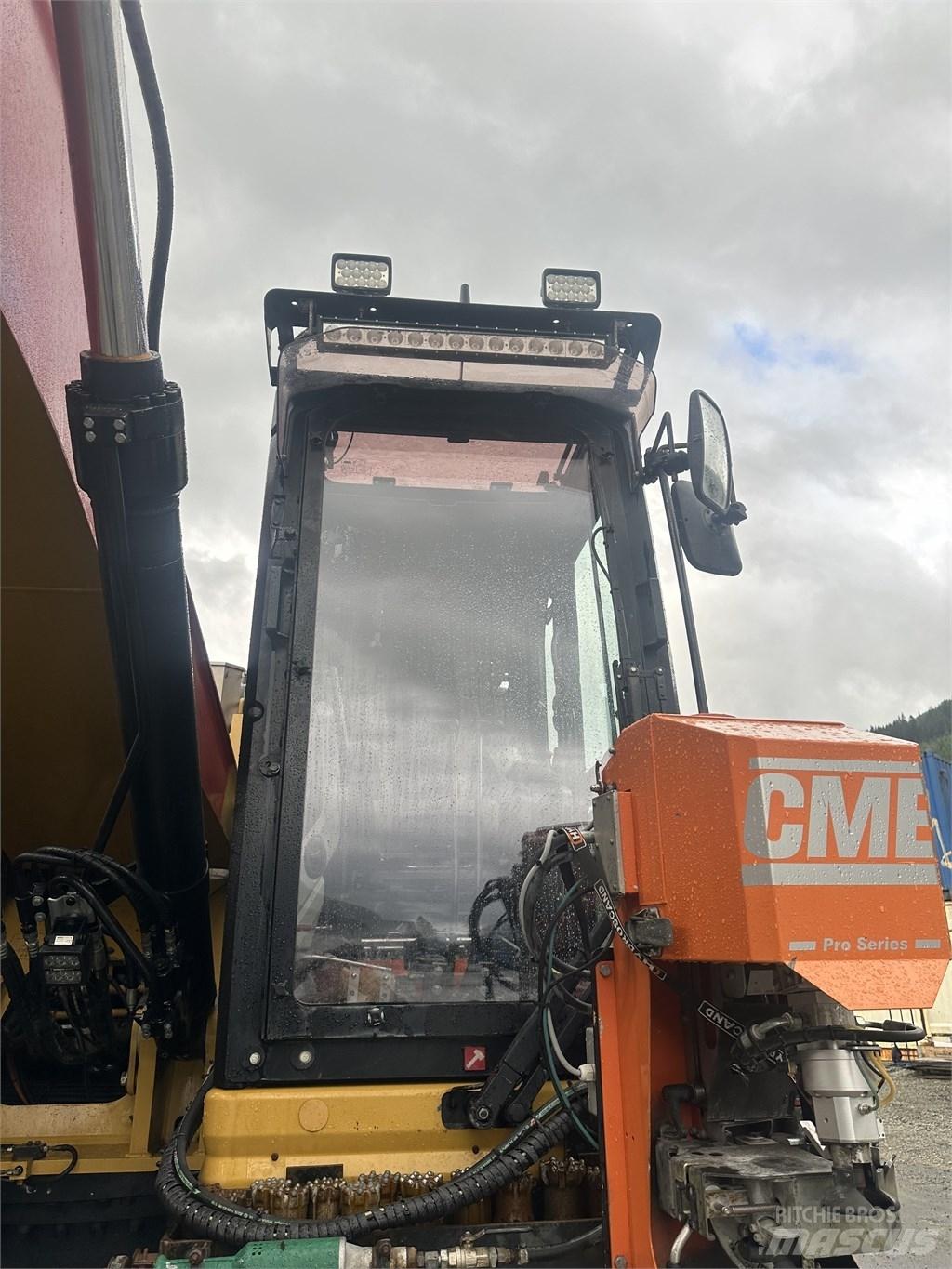 CAT 335 F L Surface drill rigs