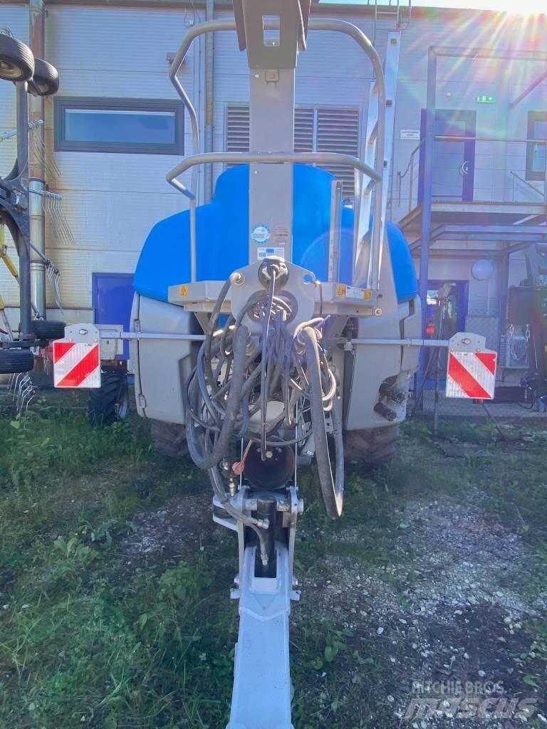 Lemken Vega 12/4000 Trailed sprayers