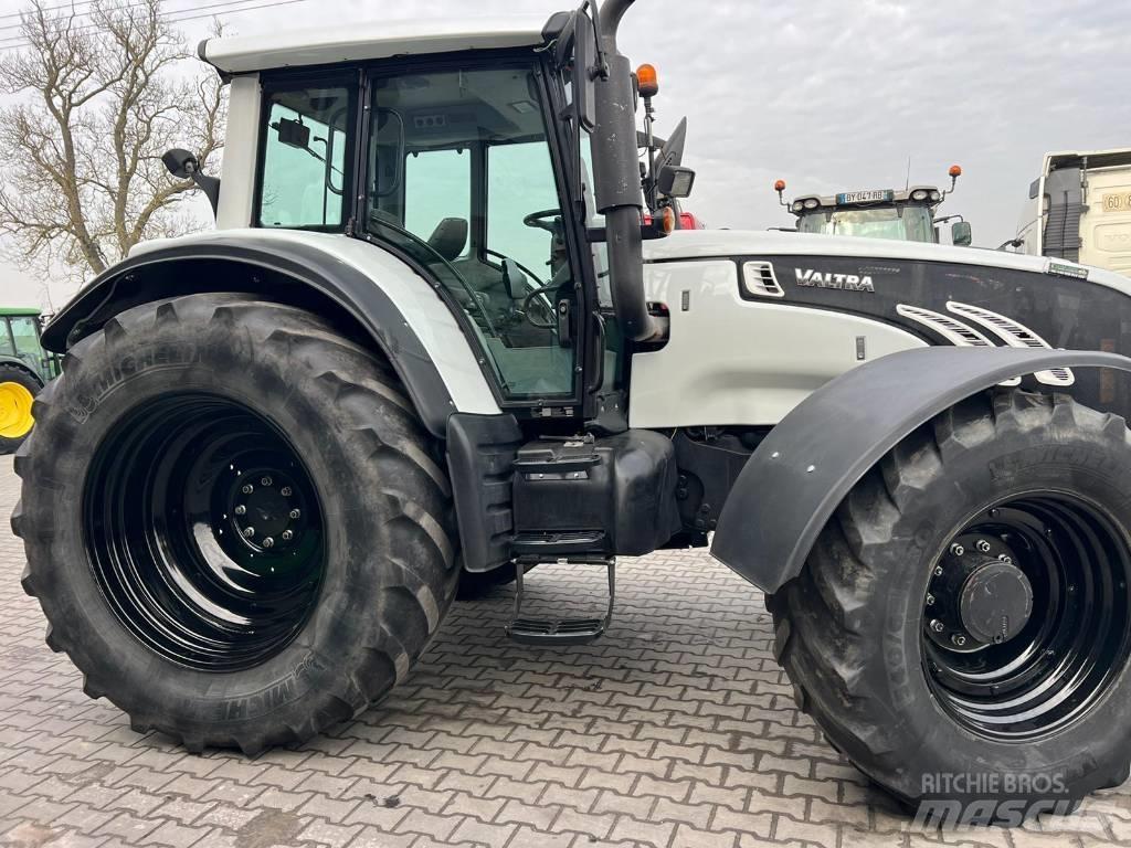 Valtra T 202 Versu Tractors