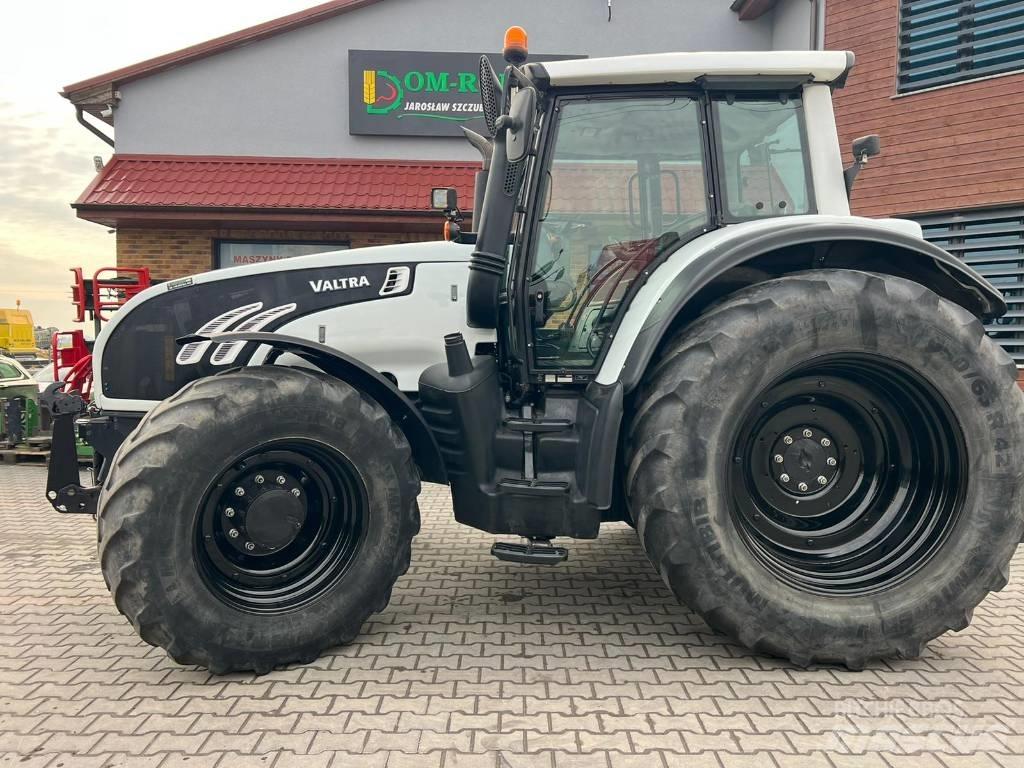 Valtra T 202 Versu Tractors