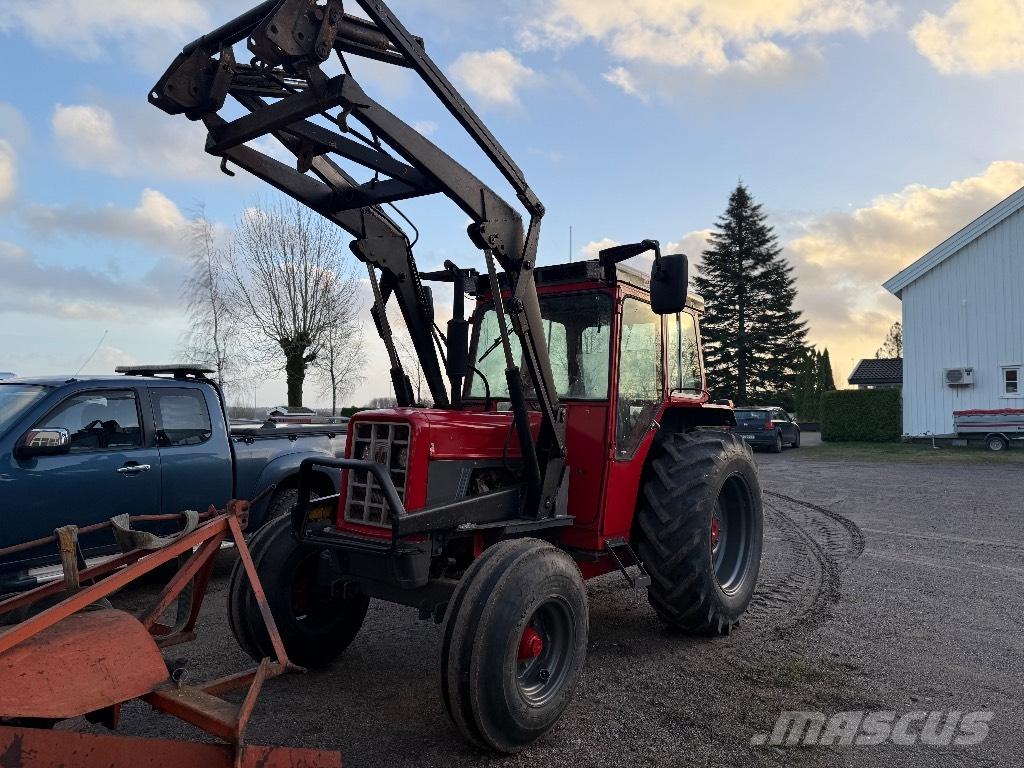 International 574 Tractors