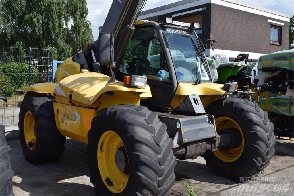 New Holland LM 430 Telescopic boom lifts
