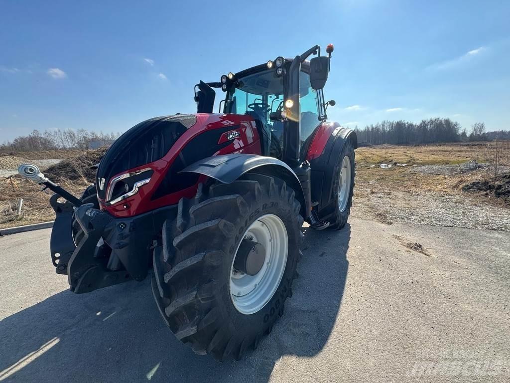 Valtra T255V Tractors
