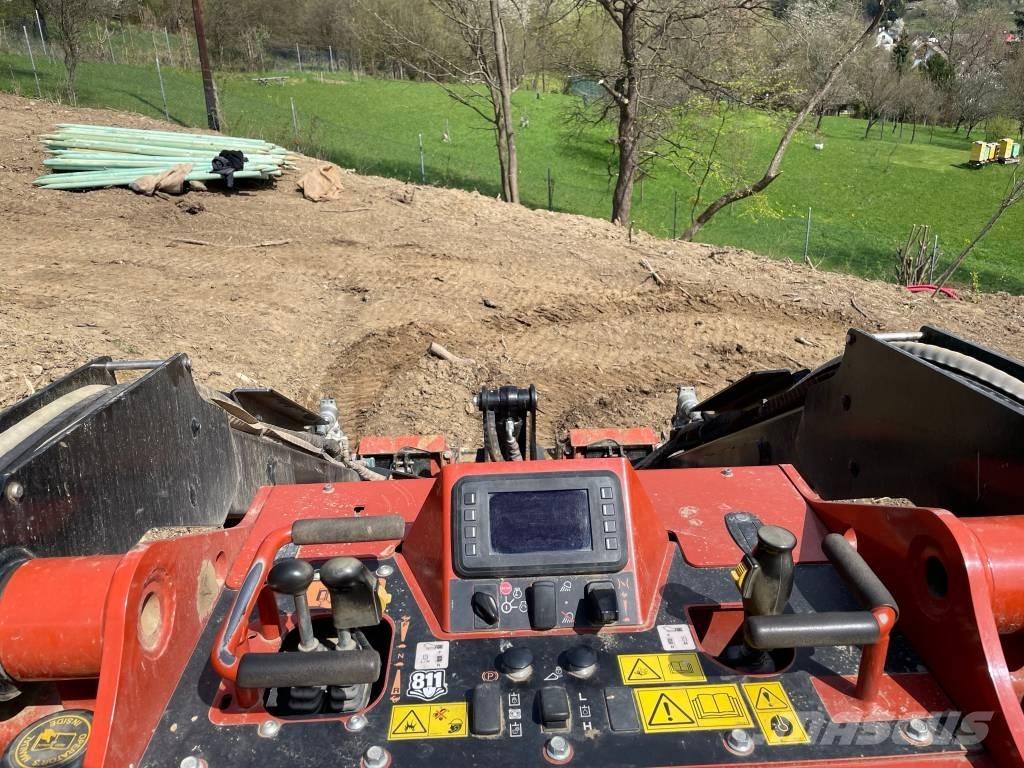 Ditch Witch SK 3000 Crawler loaders