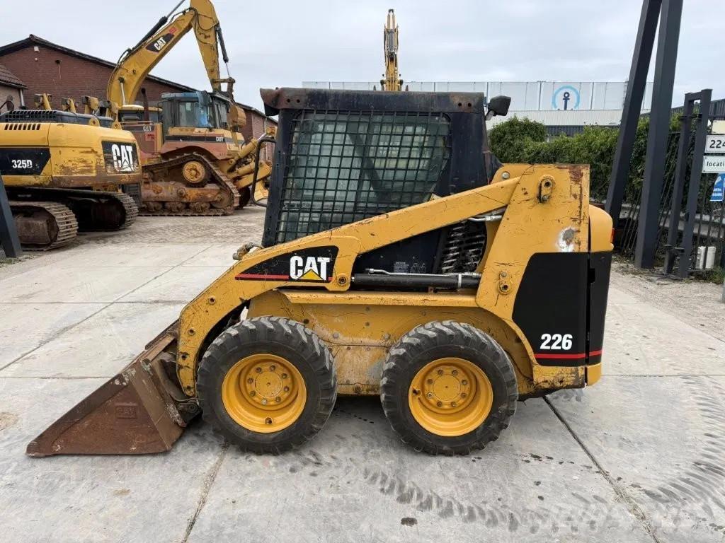 CAT 226B Skid steer loaders