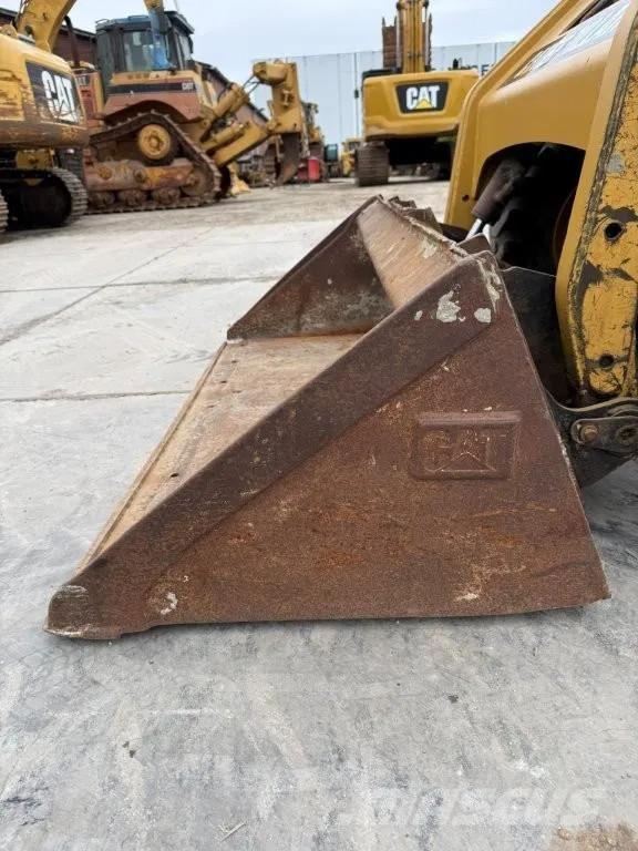 CAT 226B Skid steer loaders