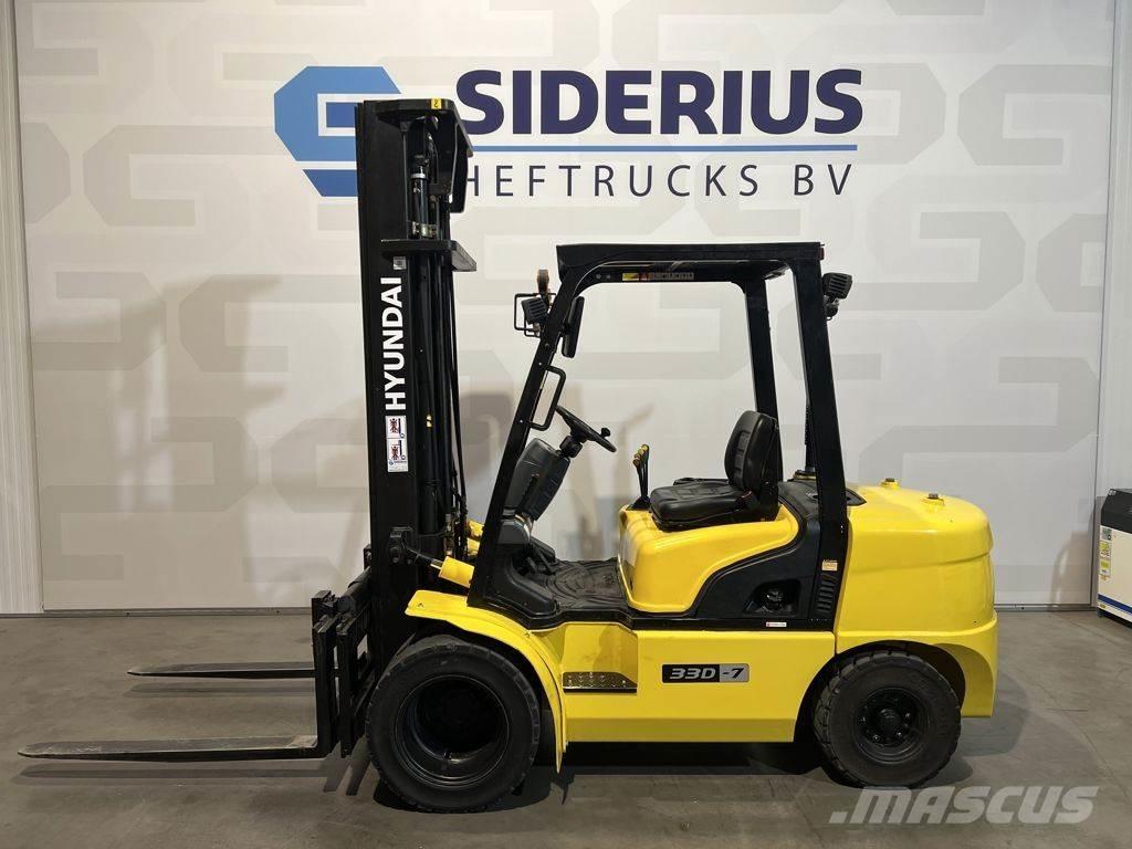 Hyundai 33D-7 Diesel trucks