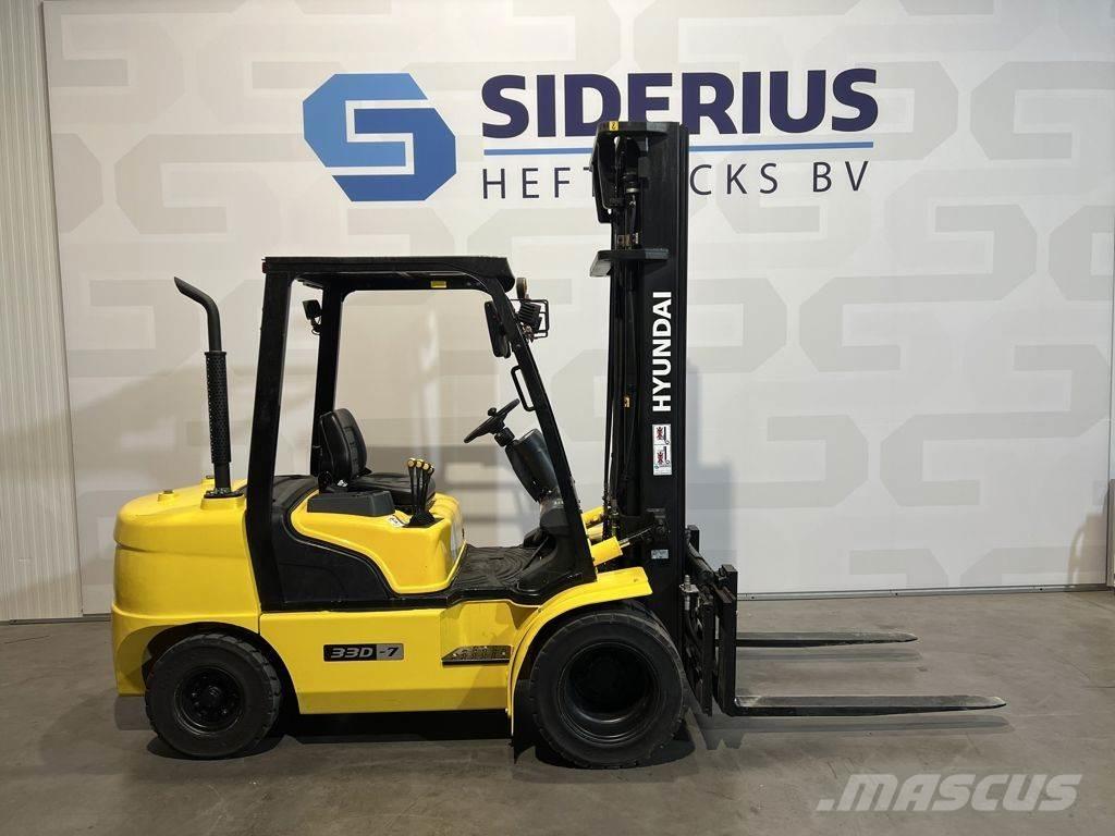 Hyundai 33D-7 Diesel trucks