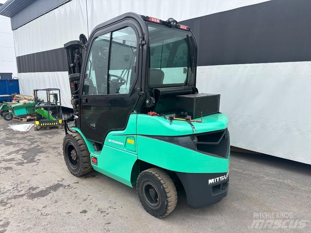 Mitsubishi FD 35 N Diesel trucks