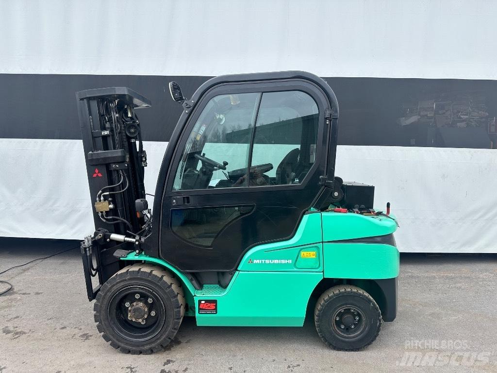 Mitsubishi FD 35 N Diesel trucks