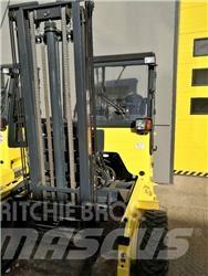 Moffett M8 35.3 Rough terrain truck