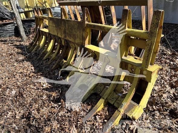 Komatsu D65PX Scarifiers