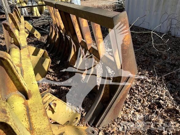 Komatsu D65PX Scarifiers