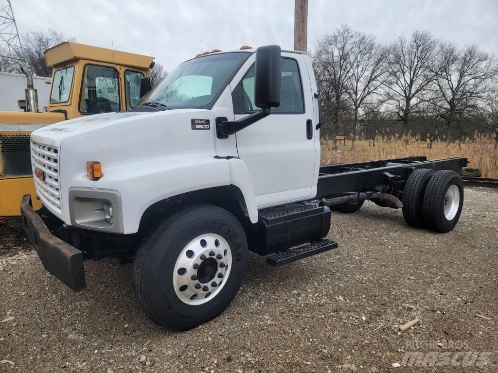 GMC C8500 Chassis Cab trucks