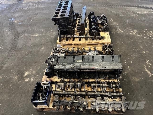 Cummins ISME420-30 Engines