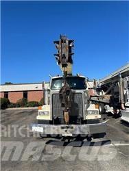 National Crane 1800 Track mounted cranes