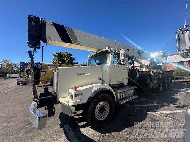 National Crane 1800 Track mounted cranes