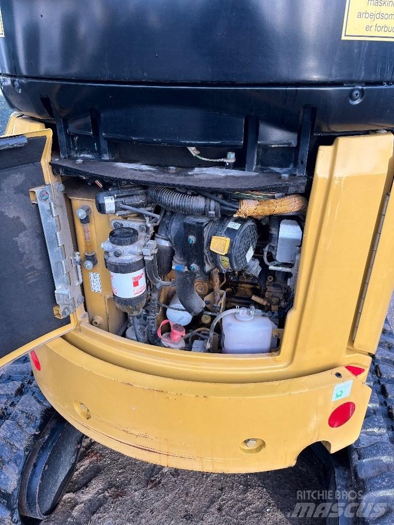 CAT 302 Mini excavators < 7t (Mini diggers)