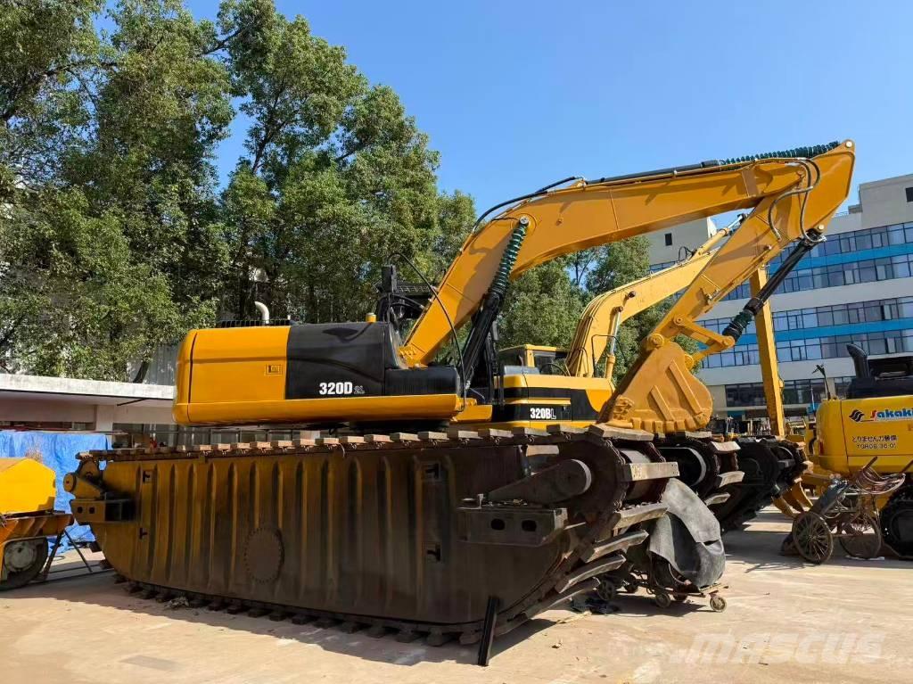 CAT 320 D Amphibious Excavators