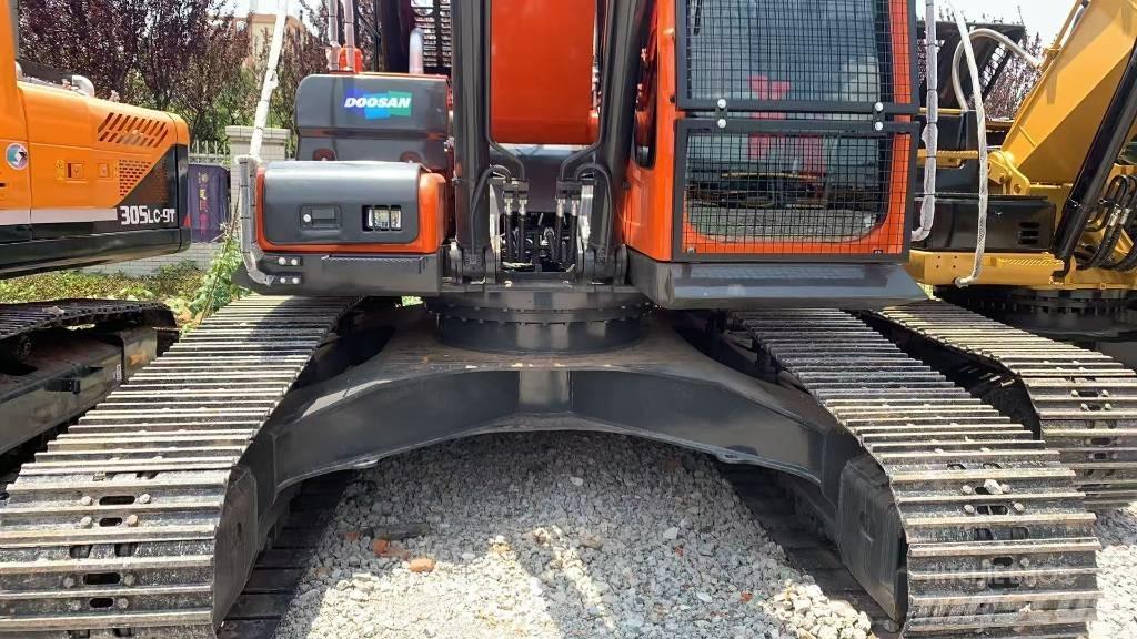 Doosan DX 300 Crawler excavators