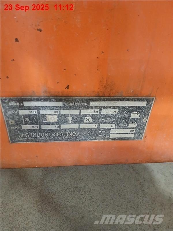 JLG 600 AJ Articulated boom lifts