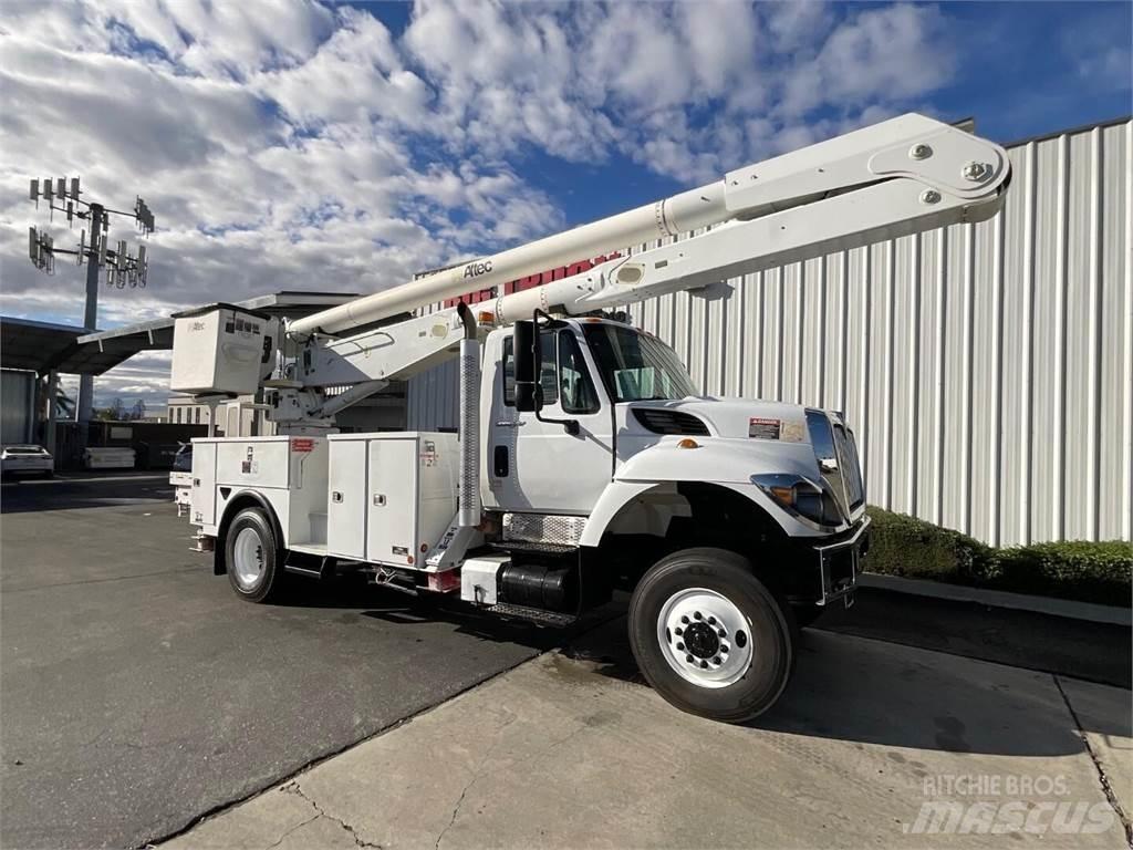 Altec AA755 Truck mounted platforms
