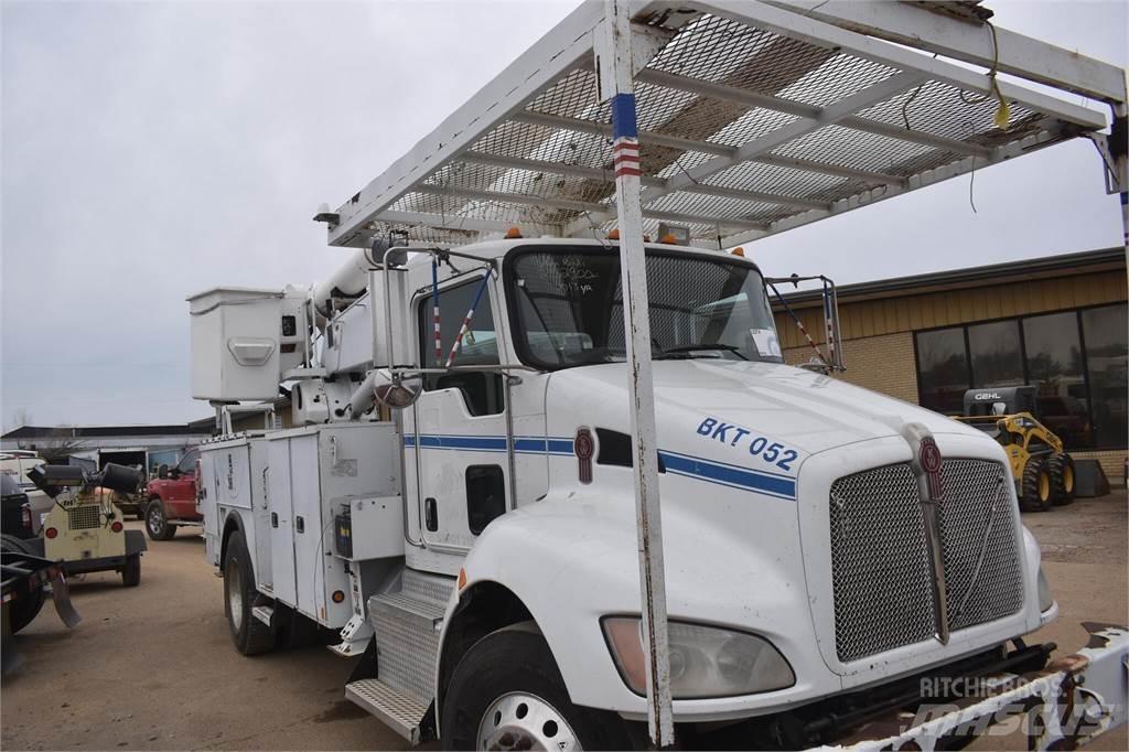 Altec AA755 Truck mounted platforms