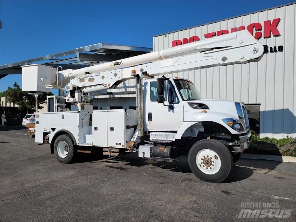 Altec AN55E Truck mounted platforms