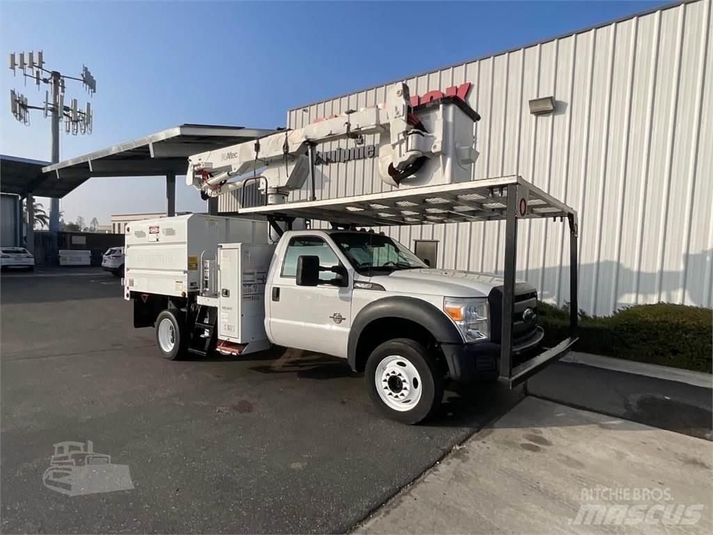 Altec AT37G Truck mounted platforms