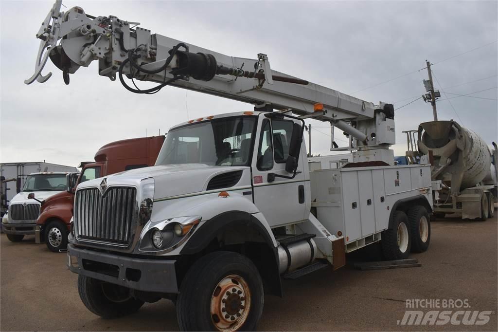 Altec D3060ATR Truck mounted drill rig