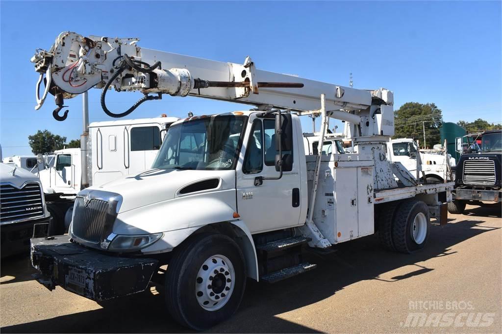 Altec DM47TR Truck mounted drill rig