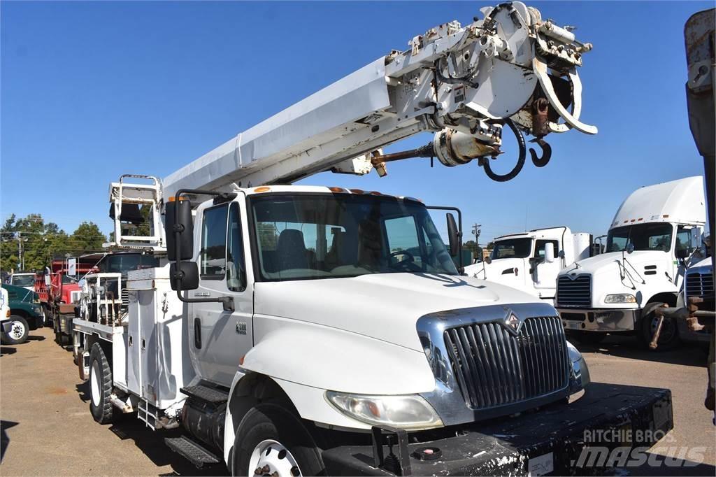 Altec DM47TR Truck mounted drill rig